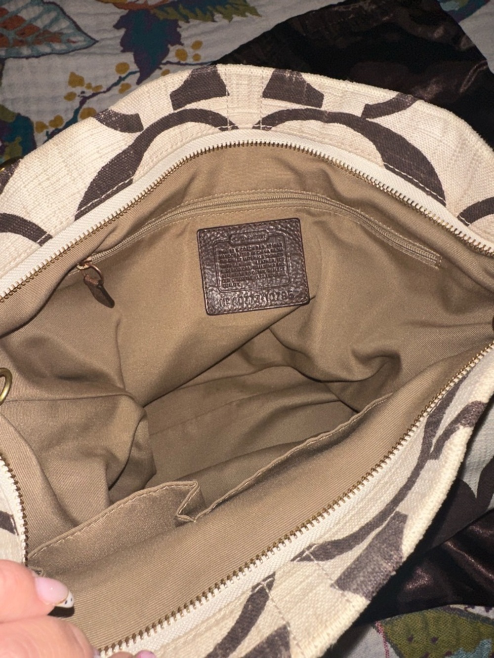 Vintage Coach Carly LARGE Beige and Brown Leather Trim Canvas Shoulder Bag Y2K - Picture 10 of 16